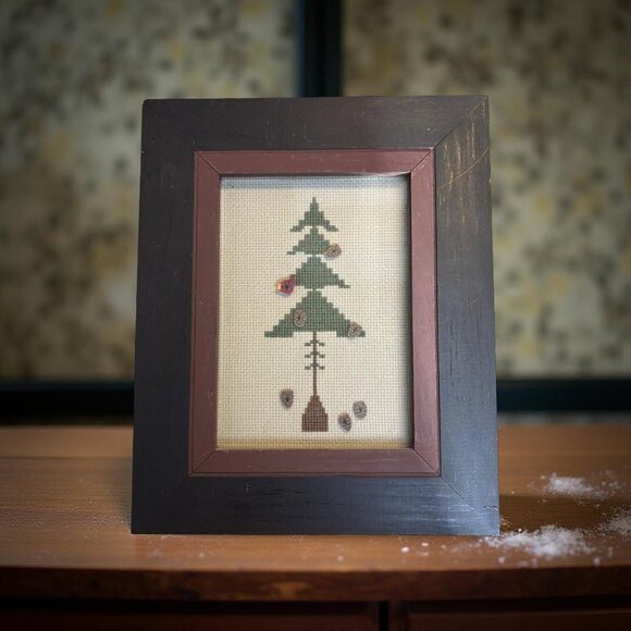 Framed Primitive Cross-Stitch Pine Tree w/ Button Embellishments Cardinal - Picture 5 of 6